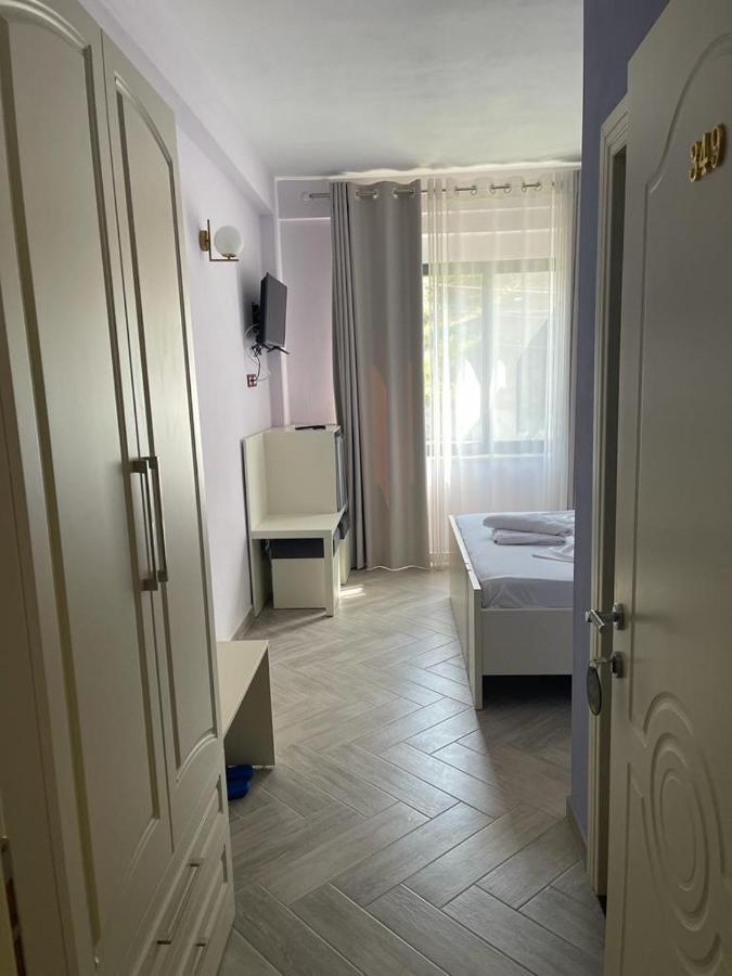 Hotel Ferrara ดูร์เรส ภายนอก รูปภาพ