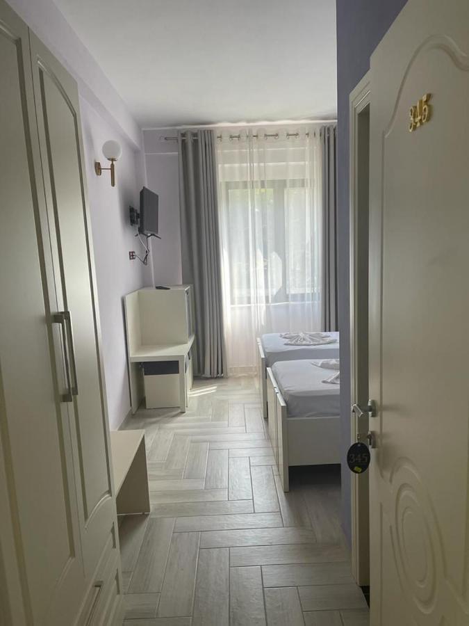 Hotel Ferrara ดูร์เรส ภายนอก รูปภาพ